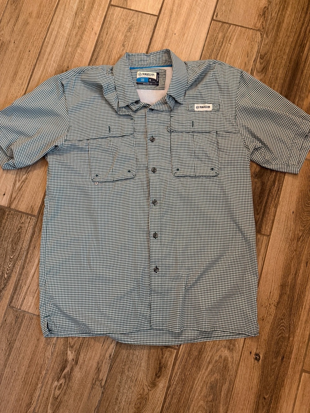 Magellan Outdoors Men's Green and White Gingham Short-Sleeve Button-Down Shirt